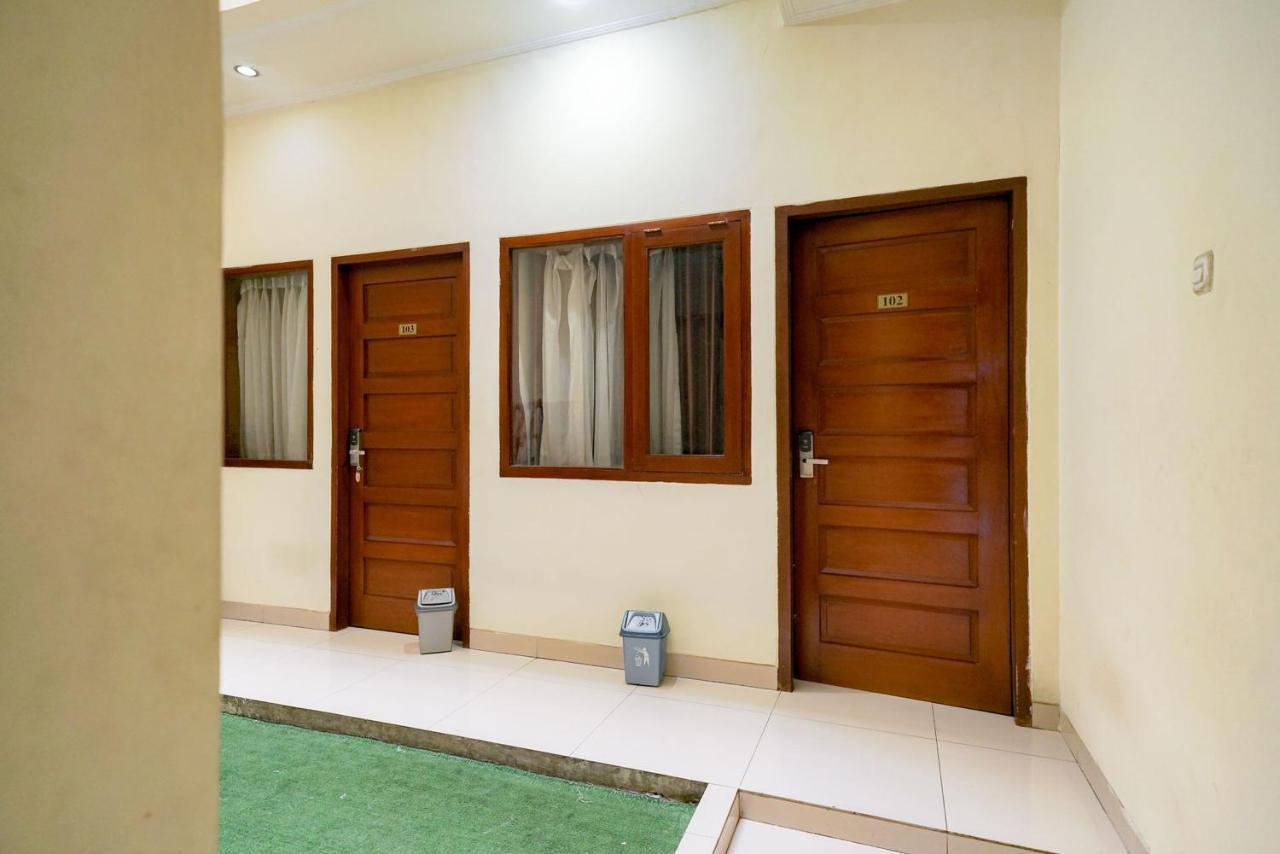 Hotel Reddoorz At Buah Batu 5 Bandung Exterior foto
