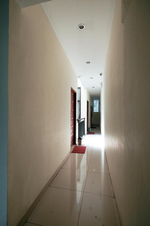 Hotel Reddoorz At Buah Batu 5 Bandung Exterior foto
