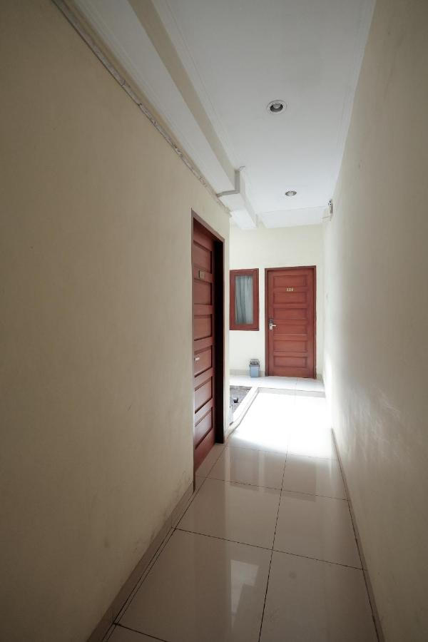 Hotel Reddoorz At Buah Batu 5 Bandung Exterior foto