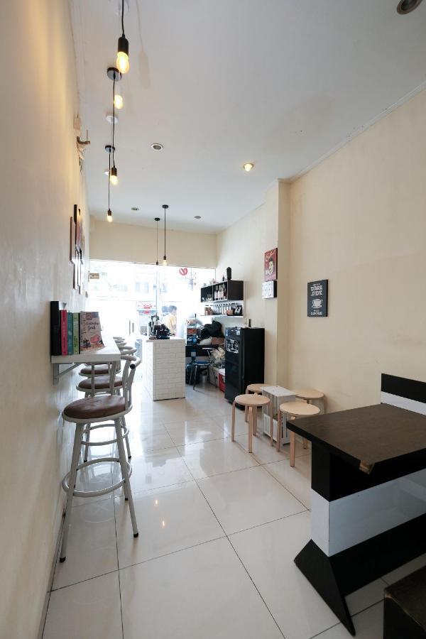 Hotel Reddoorz At Buah Batu 5 Bandung Exterior foto